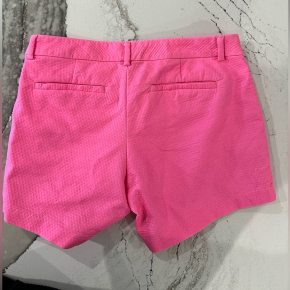Lilly Pulitzer 5” Hot Pink Twill Shorts Size 2 | Gold Button Preppy - Picture 2 of 3